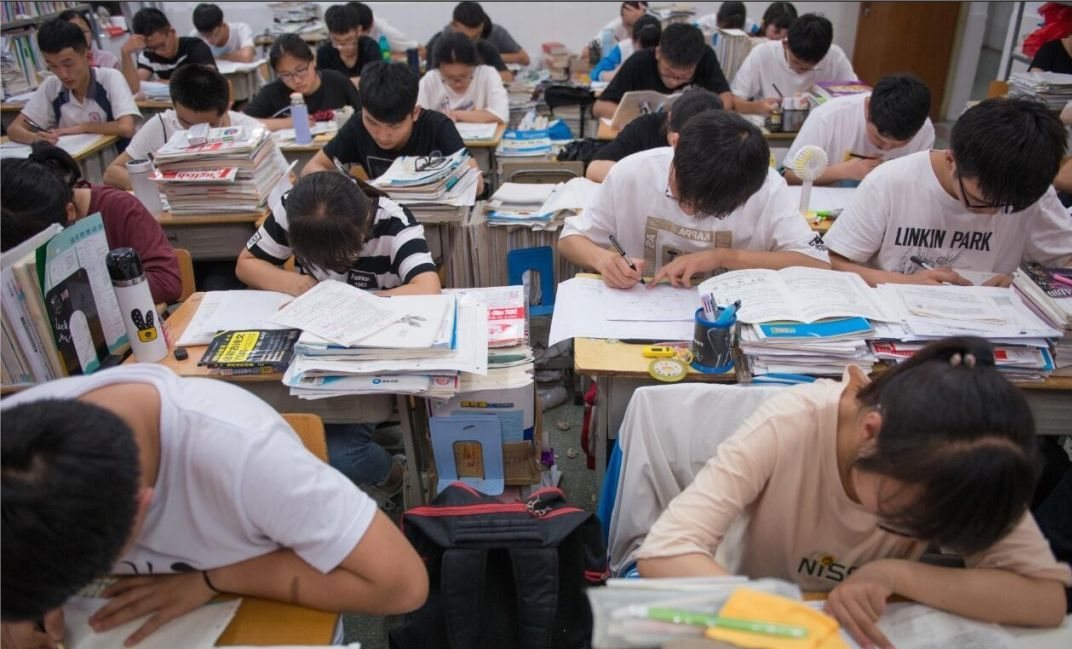孩子高考失利怎么辦父母該怎么安慰?高考失利復讀好不好