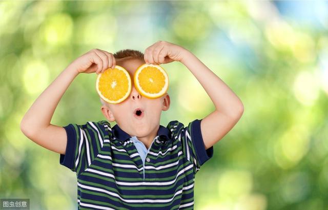 窩里橫孩子父親的特點該反思了?如何克服小孩窩里橫外面慫性格