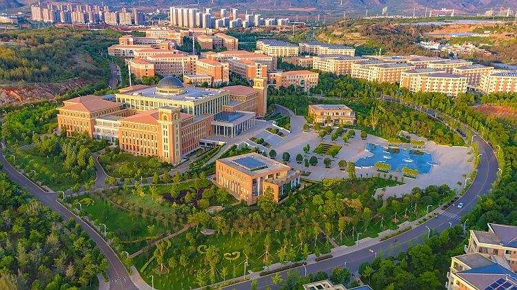 云南大學(xué)是211嗎?企業(yè)認(rèn)可度高嗎?什么專業(yè)最好?宿舍條件如何