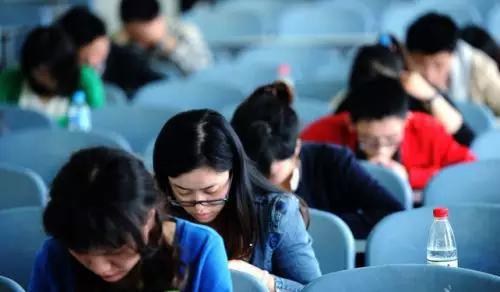 大學生選調(diào)生報考條件有哪些?選調(diào)生發(fā)展前景如何和省考哪個好?